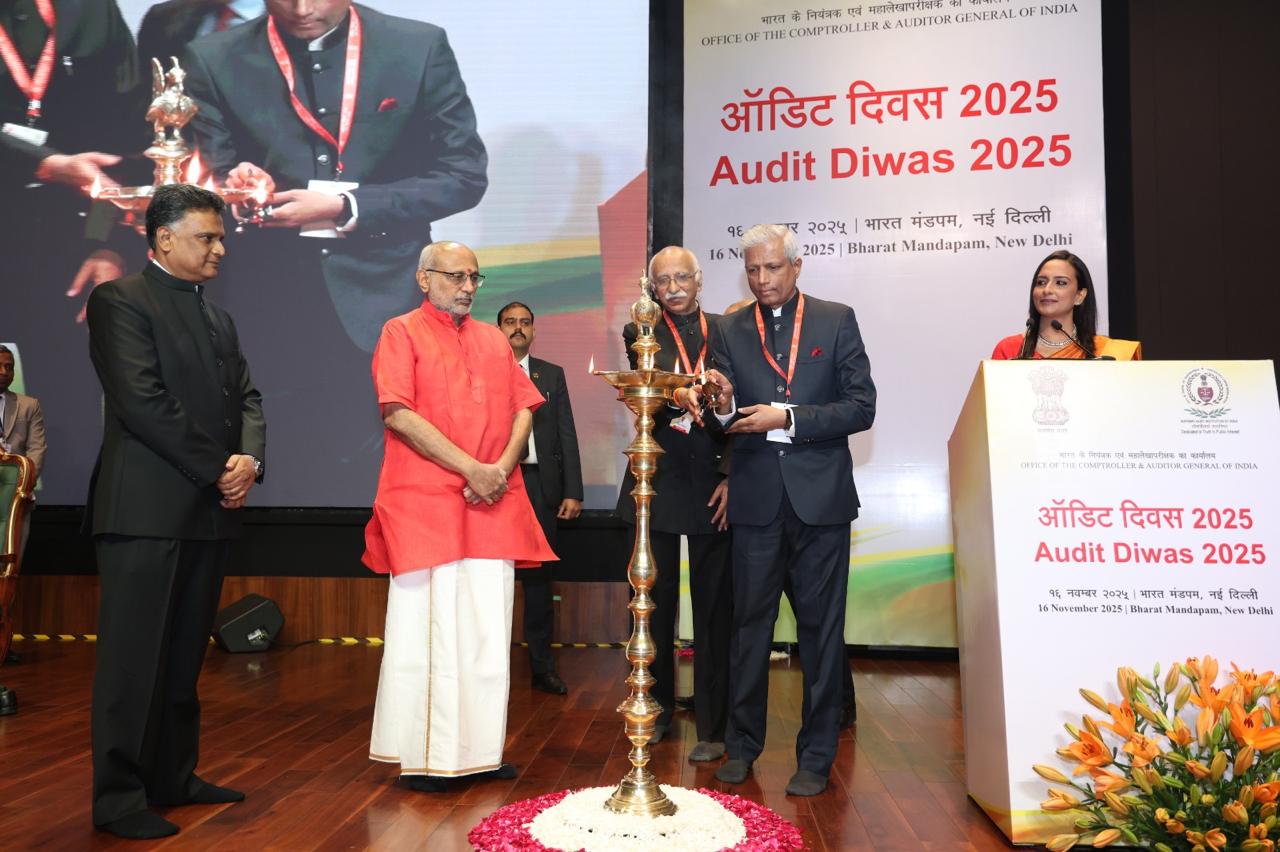 Best Female Emcee in Delhi/Gurgaon India Government Event - BSES Annual Awards Audit Diwas. Chief Guest - Shri C. P. Radhakrishnan, Vice President of India Event Emcee